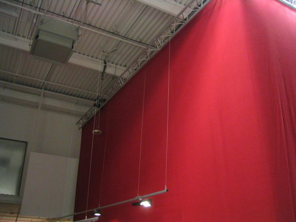 1 Stück Samt-Vorhang, Theatervorhang 7,3 m breit x  4,0 m hoch (rot)