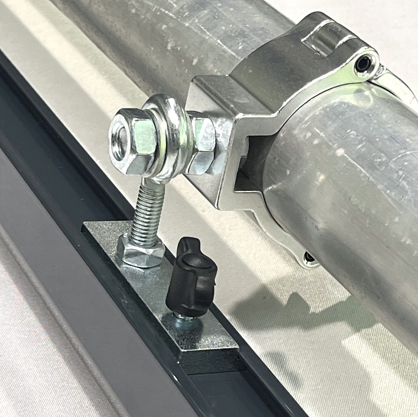 Track-60 Vorhangschiene, Aufhängung, Theatervorhang, BACHDROP.de, Event-Bühnenvorhang