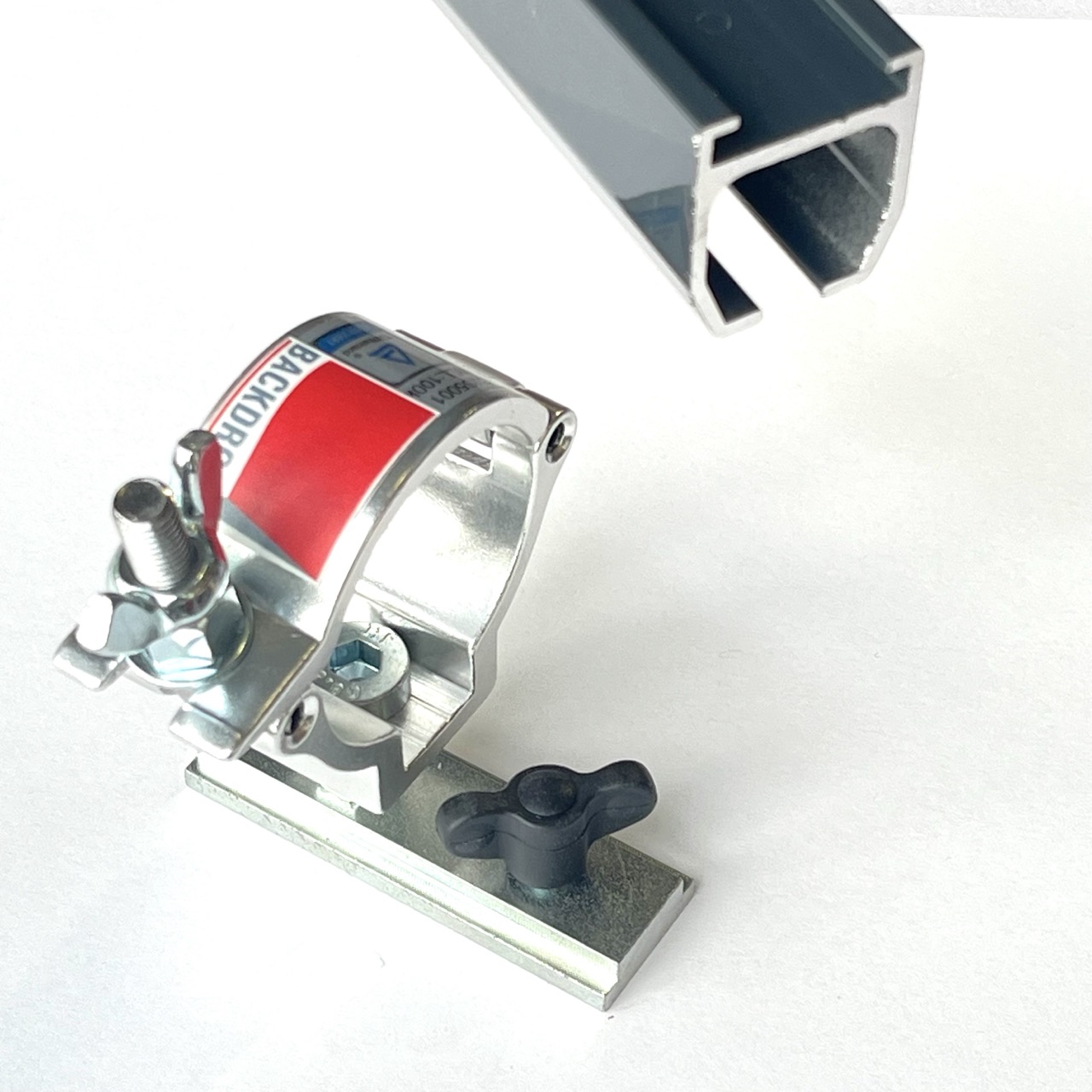 Track-60 Vorhangschiene, Aufhängung an Traverse, Theatervorhang