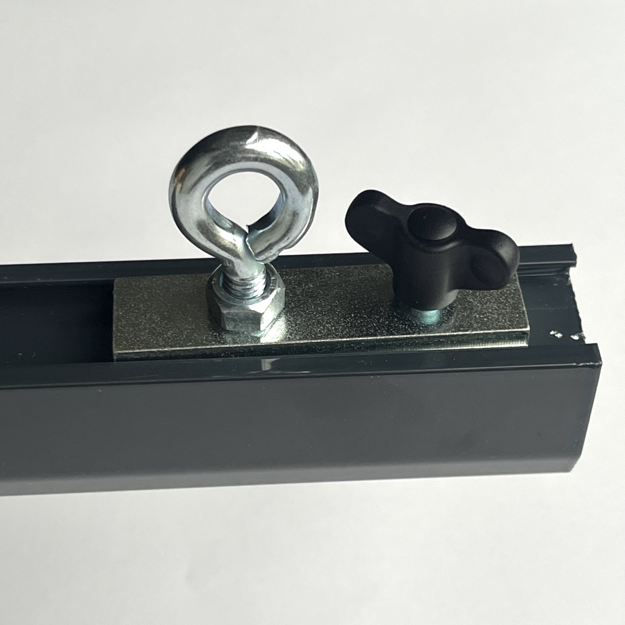 Track-60 Vorhangschiene, BACKDROP.de Seilaufhängung